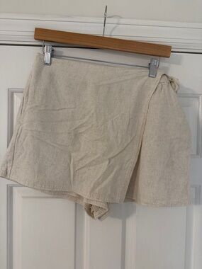 American Eagle Outfitters Cream Tie-Waist Linen-Blend Skort